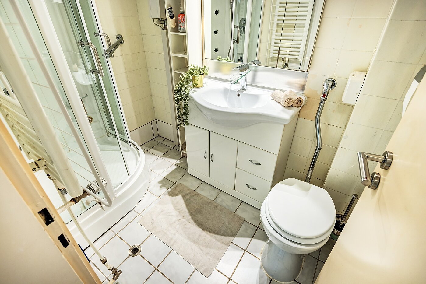 レイズド・グラウンドフロアー（一階が地表よりも高い） 部屋数 1 部屋 | München-Bogenhausen | 70301 | Stauraum