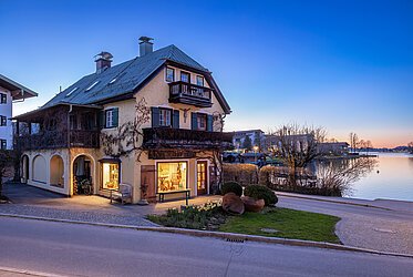 Rottach-Egern：湖畔の遊歩道にて