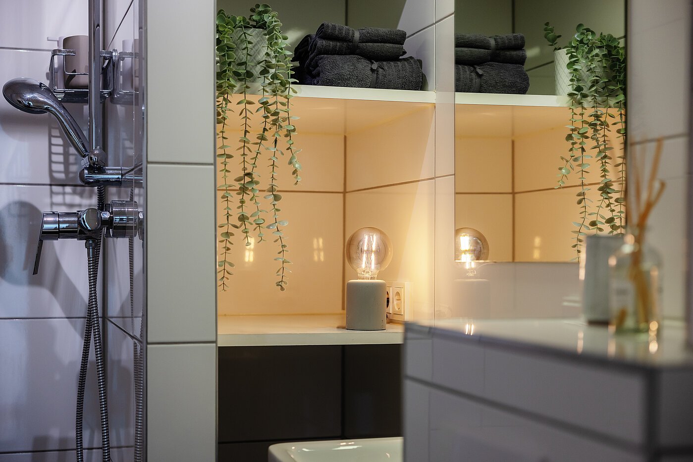 フラット 部屋数 1 部屋 | München-Maxvorstadt | 70027 | ...modernes Duschbad