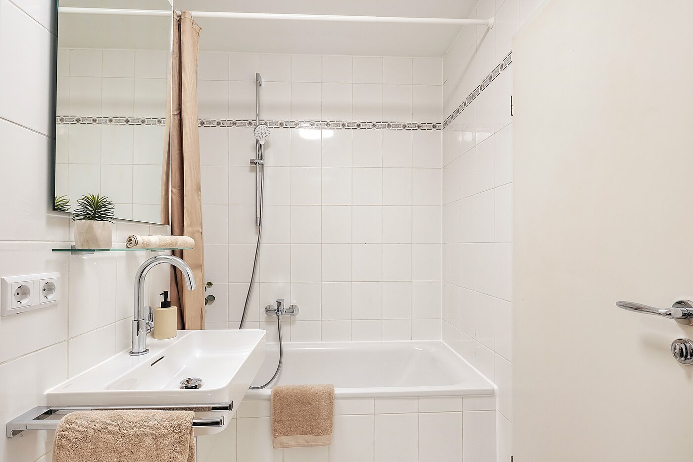 フラット 部屋数 2 部屋 | München-Laim | 70226 | Badewannenbad mit...