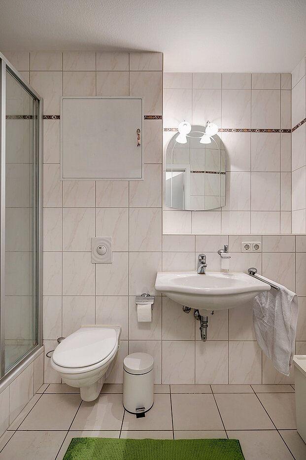 フラット 部屋数 1.5 部屋 | München-Au | 2104ML5 | Hell gefliestes Bad