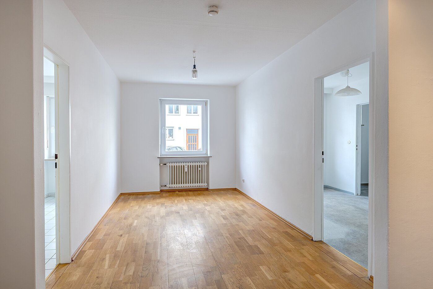 レイズド・グラウンドフロアー（一階が地表よりも高い） 部屋数 2.5 部屋 | München-Schwabing | 70441 | Esszimmer