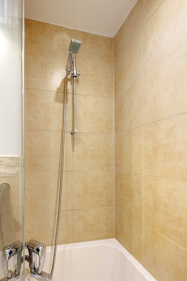 フラット 部屋数 2 部屋 | München-Pasing | 2108ML1 | ...mit Badewanne