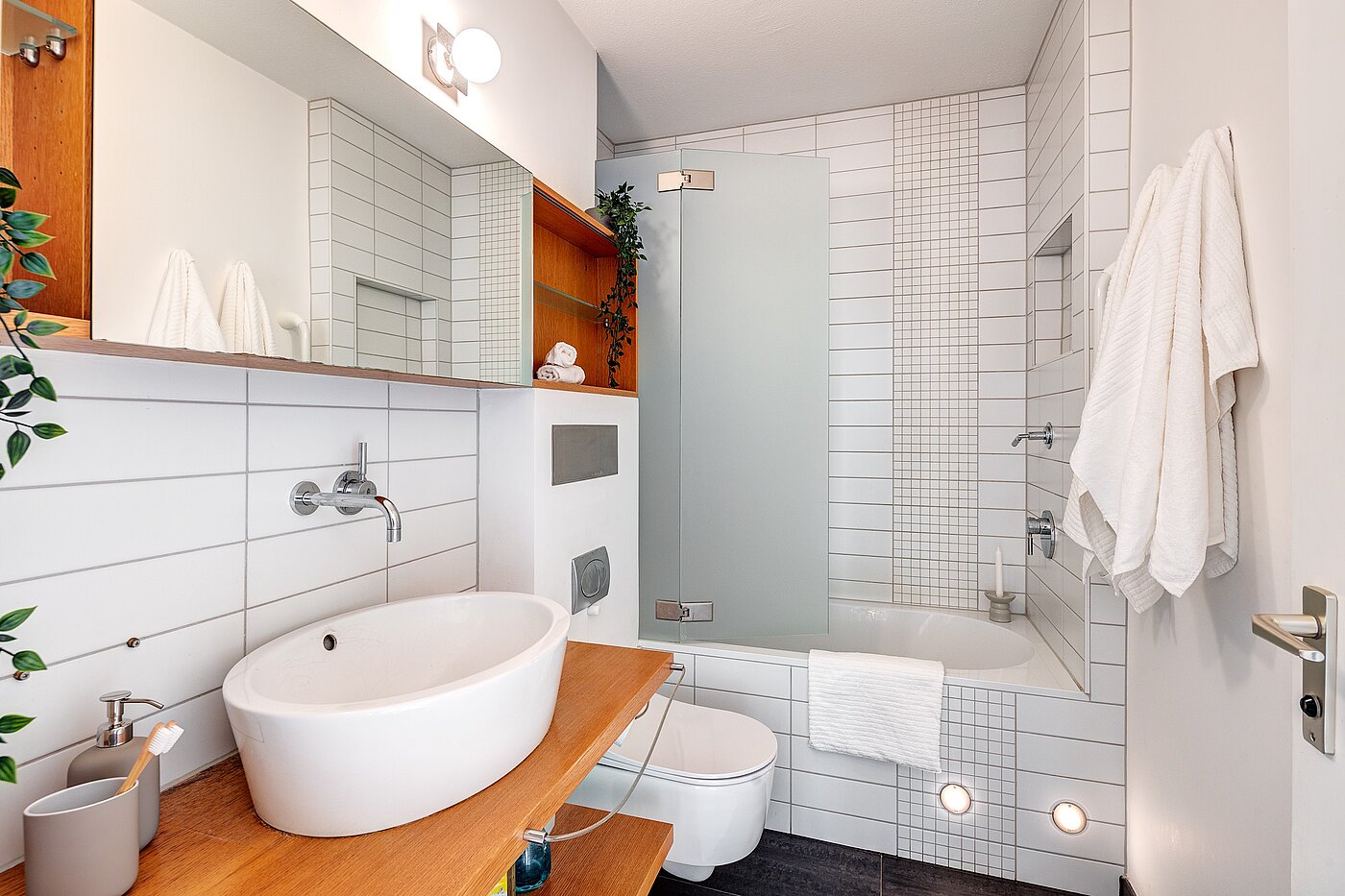 フラット 部屋数 3 部屋 | Unterschleißheim | 70003 | ...mit Badewanne