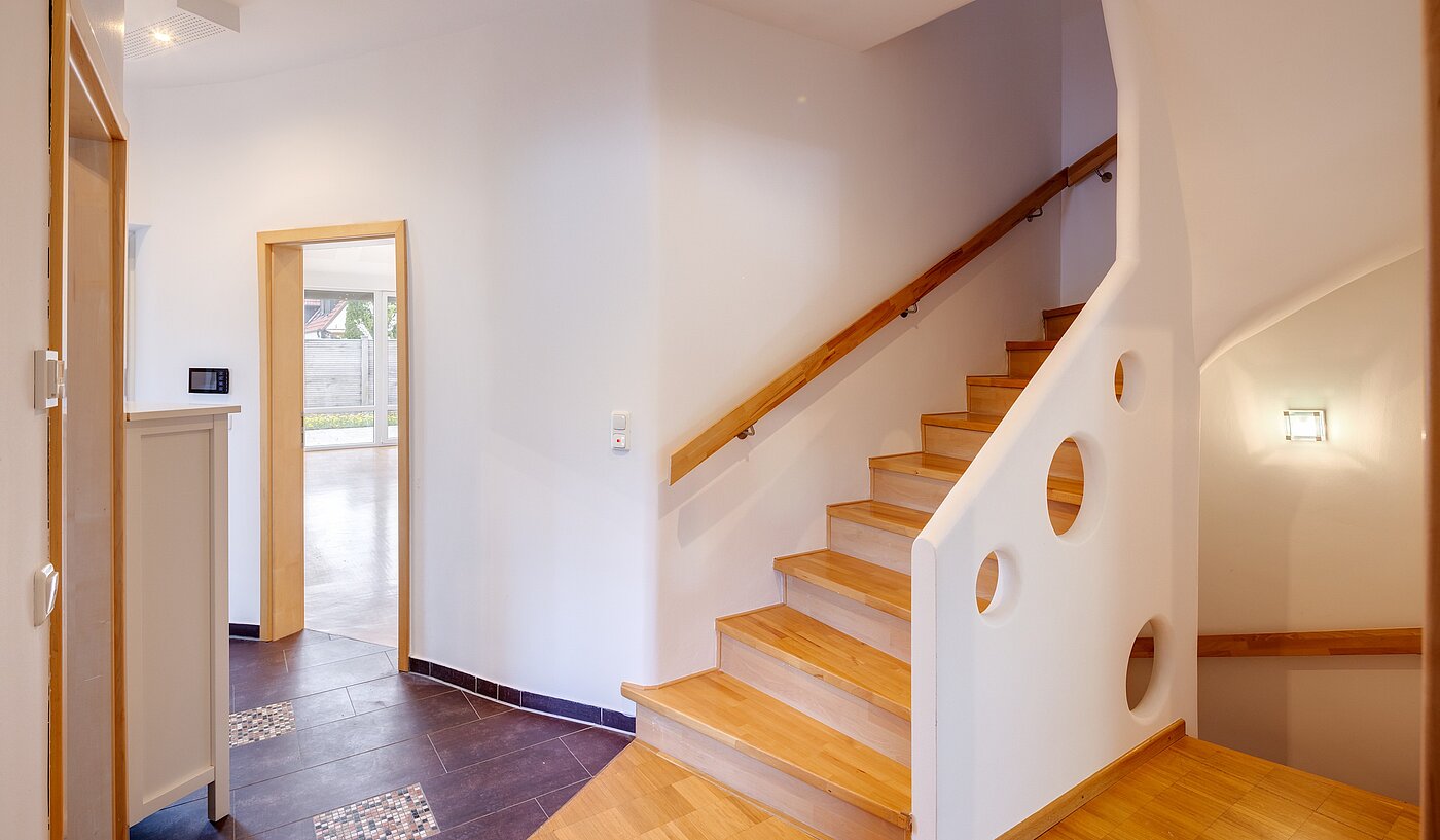 セミ・デタッチド・ハウス（一戸建てを二つに分けた家屋） 部屋数 6.5 部屋 | Unterschleißheim | 70122 | Auf dem Weg...