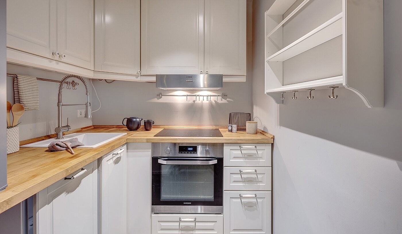 レイズド・グラウンドフロアー（一階が地表よりも高い） 部屋数 2 部屋 | München-Lehel | 2012ML1 | Helle Einbauküche