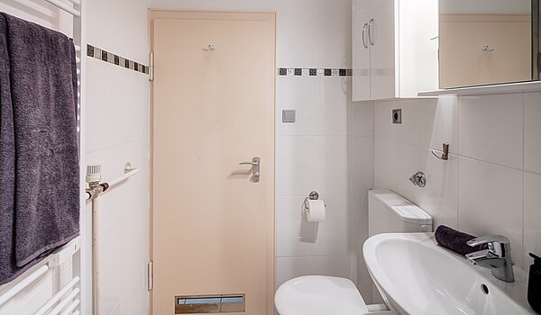 Apartment 部屋数 1 部屋 | München-Forstenried | 70190 | Geschmackvolles Bad...