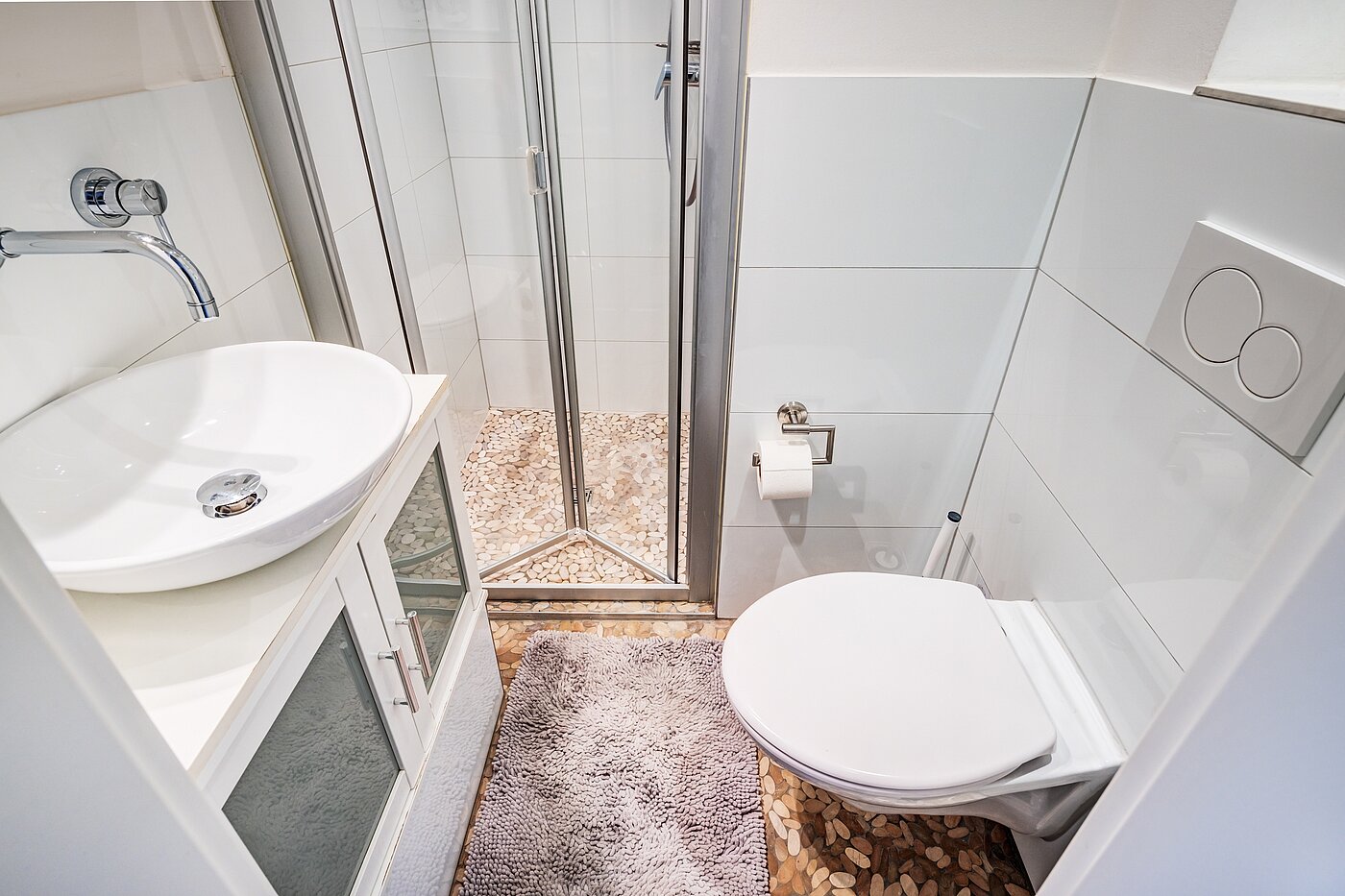 フラット 部屋数 4 部屋 | München-Neuhausen | 70471 | Weiß gefliestes Bad...