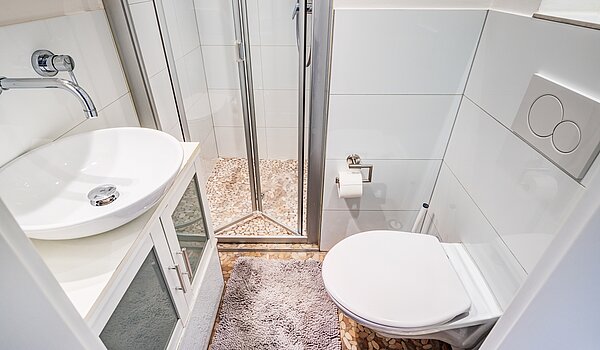 フラット 部屋数 4 部屋 | München-Neuhausen | 70471 | Weiß gefliestes Bad...