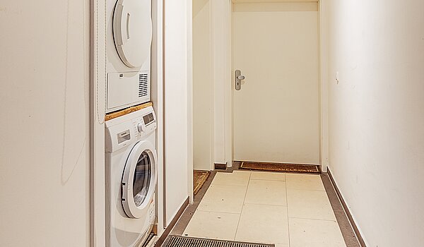 フラット 部屋数 4 部屋 | München-Neuhausen | 70471 | Gemeinschaftsflur Blickrichtung Eingang