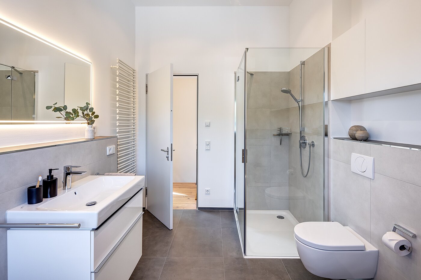 メゾネット・マンション（複数階にわたるマンション） 部屋数 4 部屋 | München-Obermenzing | 701553 | ...und bodengleicher Dusche