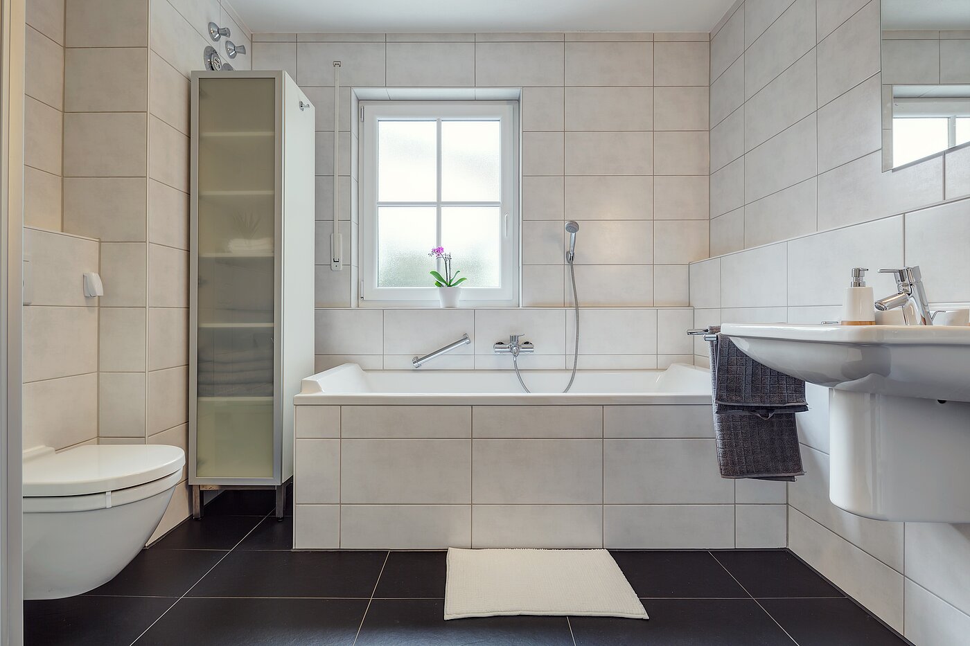 フラット 部屋数 4 部屋 | München-Forstenried | 2209ML6 | Helles Bad mit Wanne...