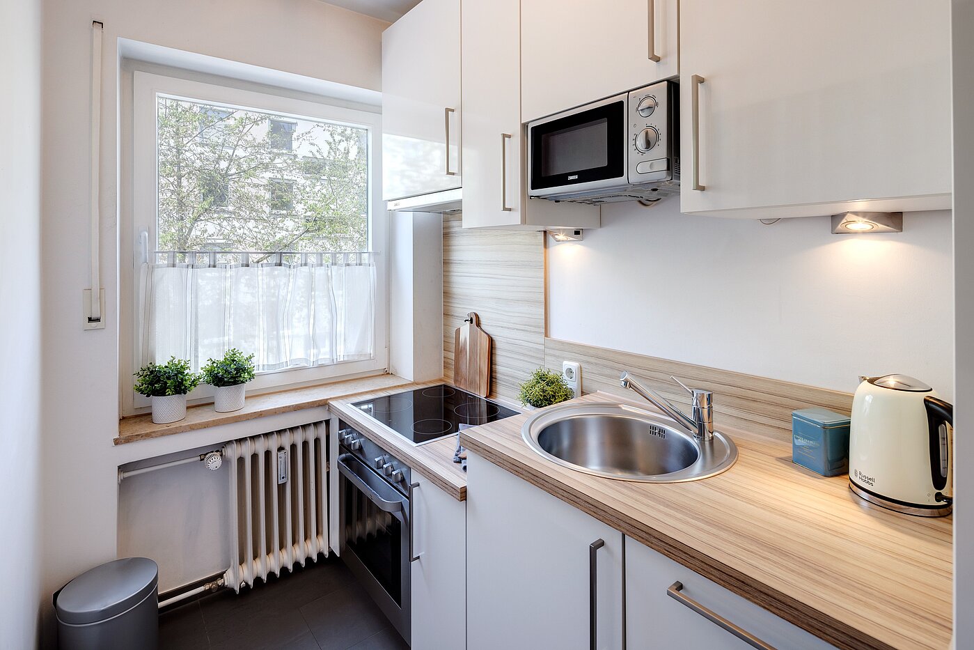 フラット 部屋数 2 部屋 | München-Schwabing | 70013 | Kleine Küche mit Fenster...
