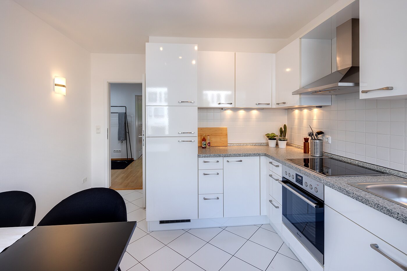 フラット 部屋数 3 部屋 | München-Obergiesing | 70028 | ...Einbauküche und neuen...