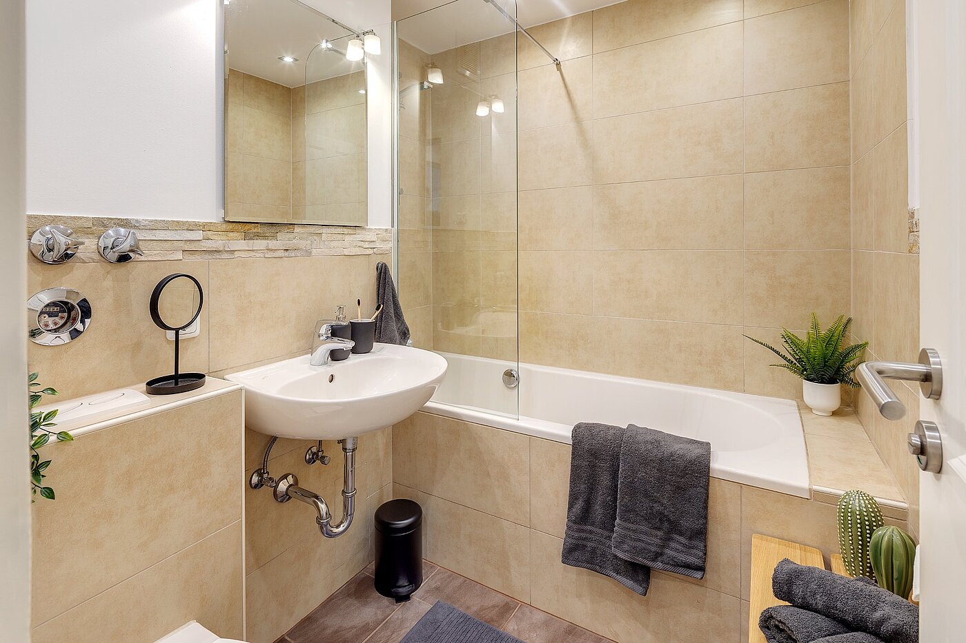 フラット 部屋数 2 部屋 | München-Pasing | 2108ML1 | Geschmackvolles Bad...