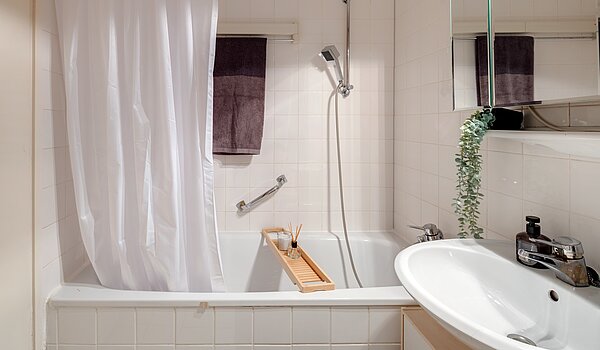 フラット 部屋数 2 部屋 | München-Sendling-Westpark | 2204ML2 | ...mit Badewanne