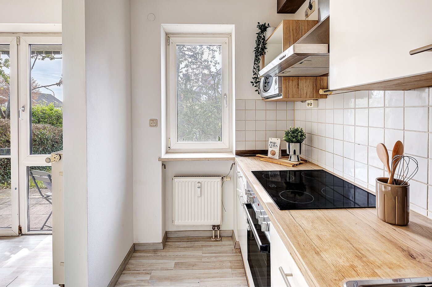 フラット 部屋数 1.5 部屋 | München-Aubing | 70000 | Küche mit Fenster...