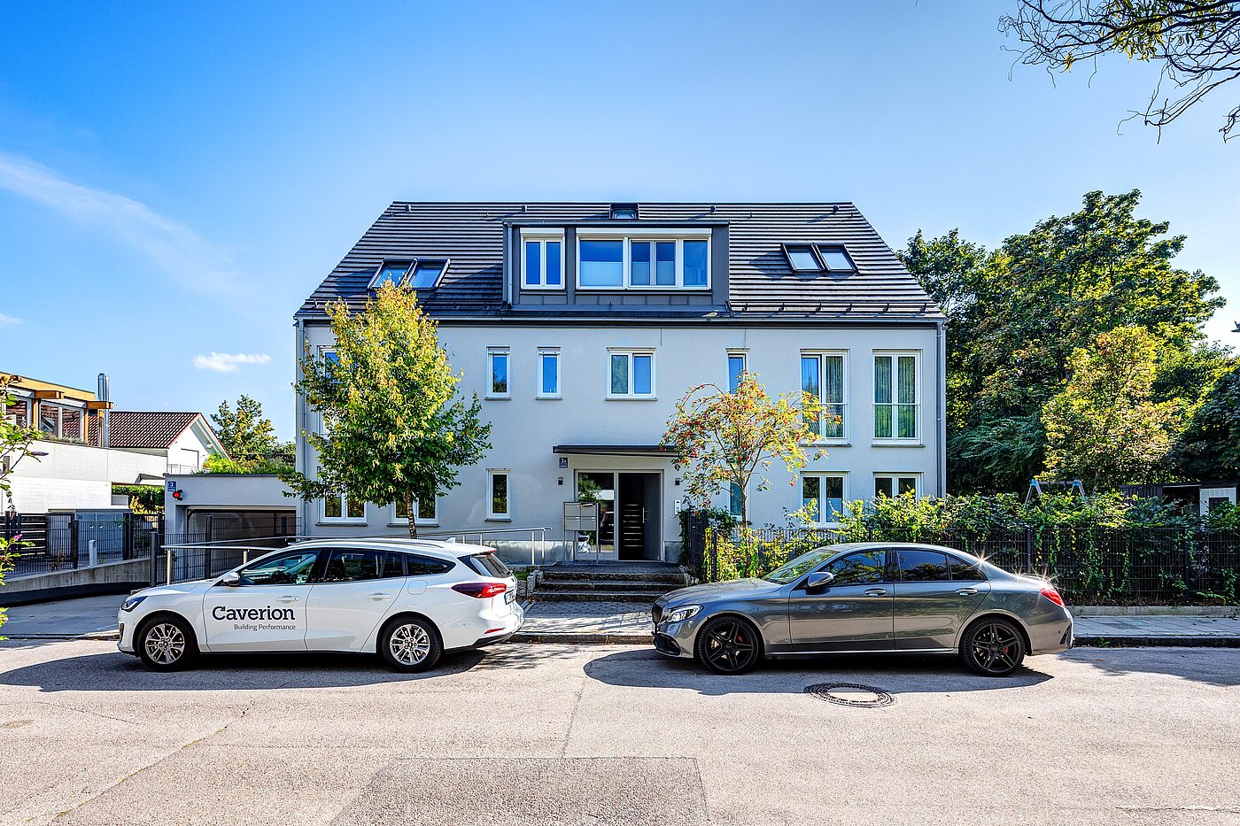 メゾネット・マンション（複数階にわたるマンション） 部屋数 4 部屋 | München-Obermenzing | 701553 | Ansicht von der Straße aus