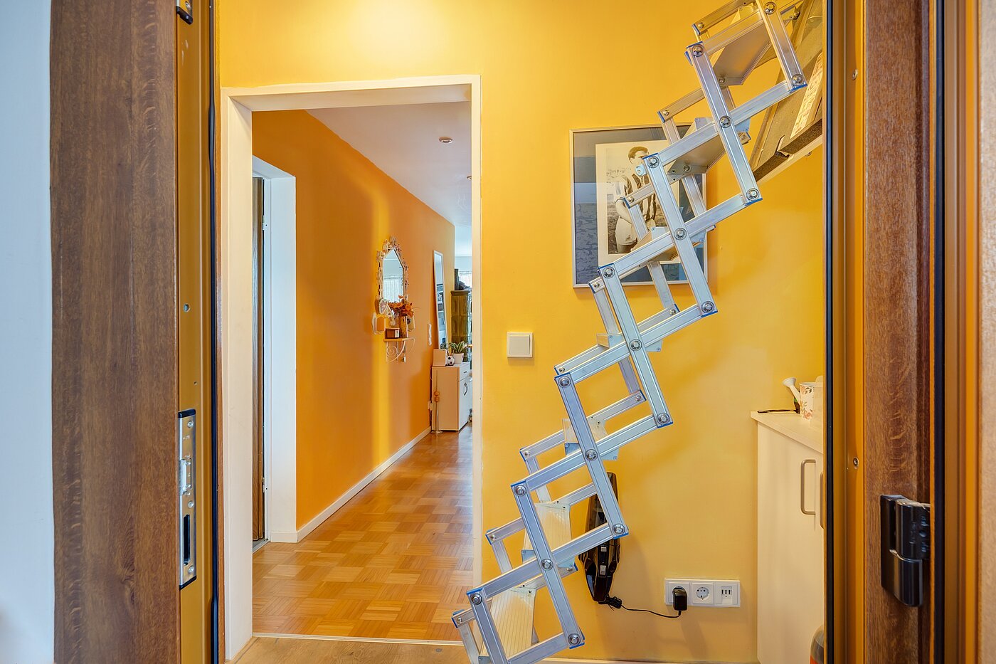 一戸建て 部屋数 8 部屋 | 70229 | Zusätzliche Staufläche...