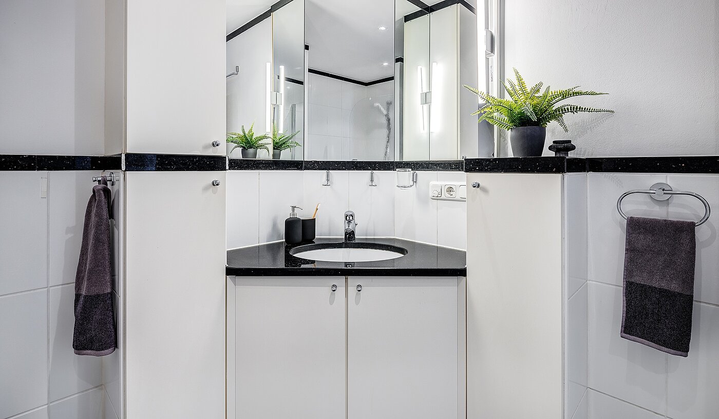 フラット 部屋数 3 部屋 | München-Schwabing | 2202ML12 | Der Waschtisch geschickt platziert