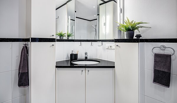 フラット 部屋数 3 部屋 | München-Schwabing | 2202ML12 | Der Waschtisch geschickt platziert