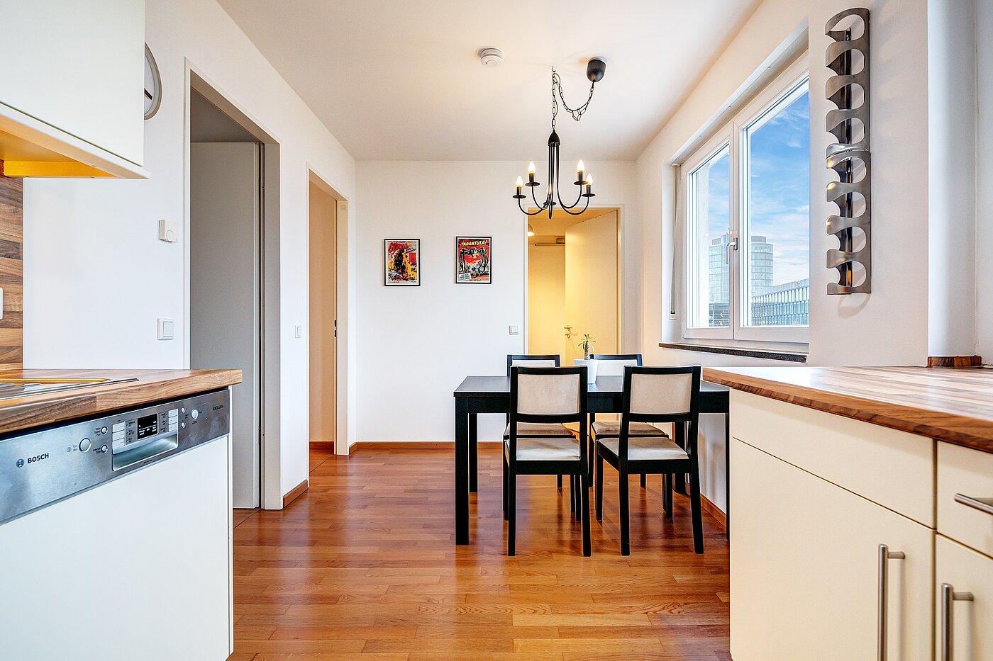 フラット 部屋数 2.5 部屋 | 70020 | ...mit Fenster und Platz zum Essen