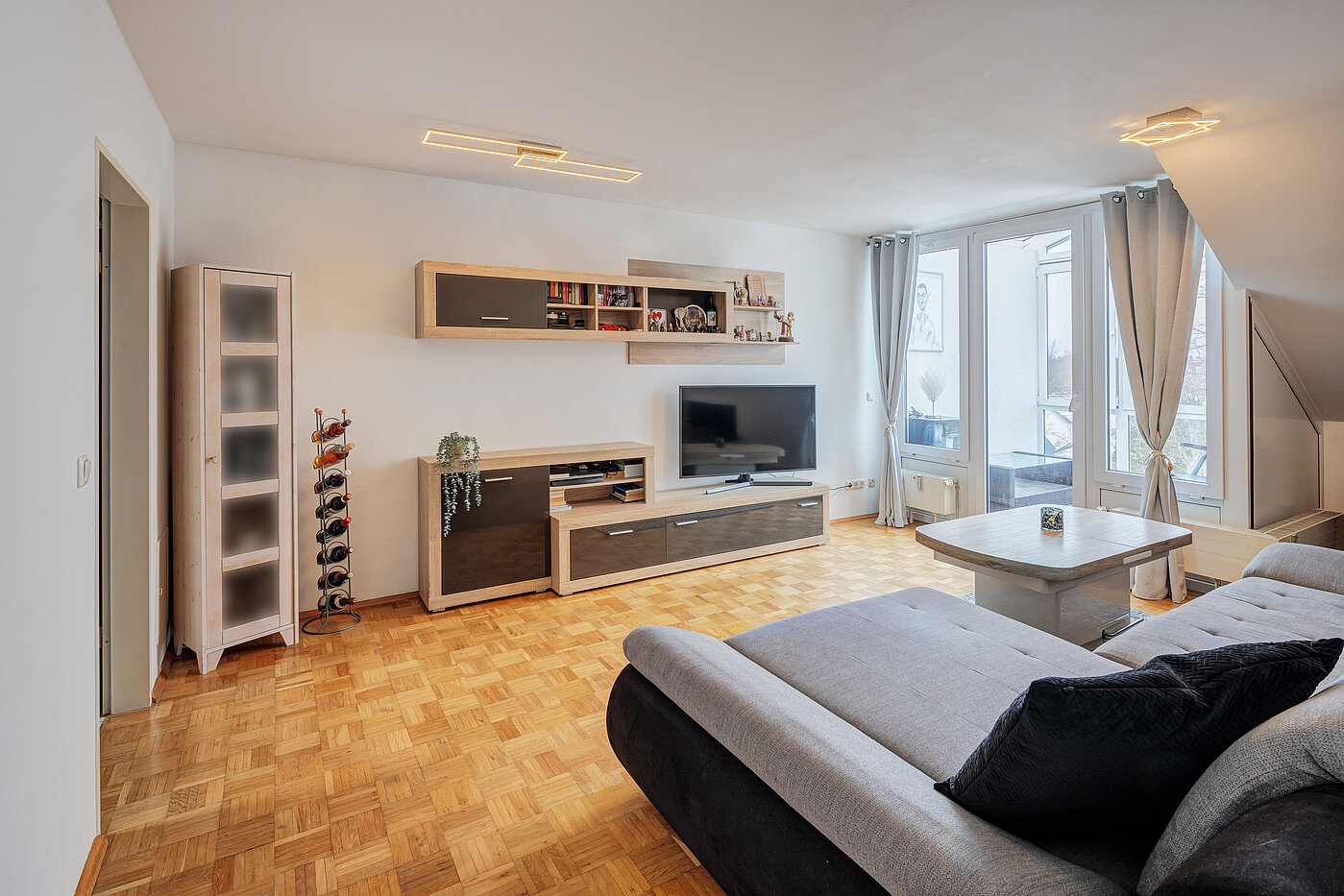 フラット 部屋数 2 部屋 | Poing | 70373 | Ansprechender Wohnbereich...