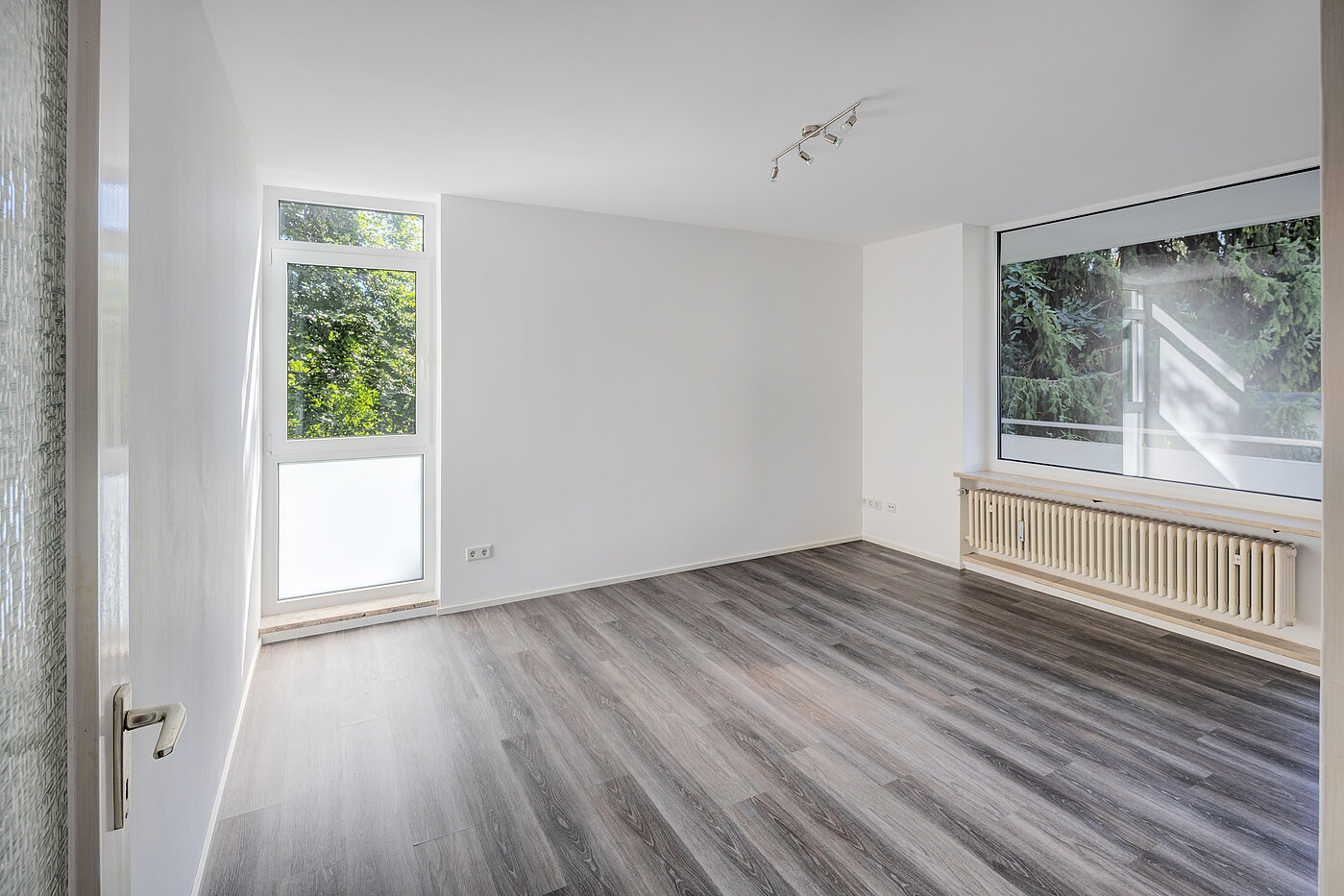 レイズド・グラウンドフロアー（一階が地表よりも高い） 部屋数 1 部屋 | München-Obermenzing | 70282 | ...
