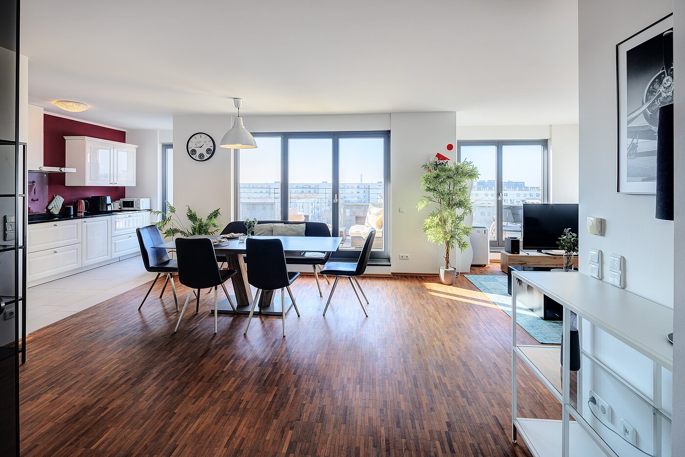 アティック・フラット（屋根裏） 部屋数 3 部屋 | München-Riem | 701701 | ...großzügigem Ambiente