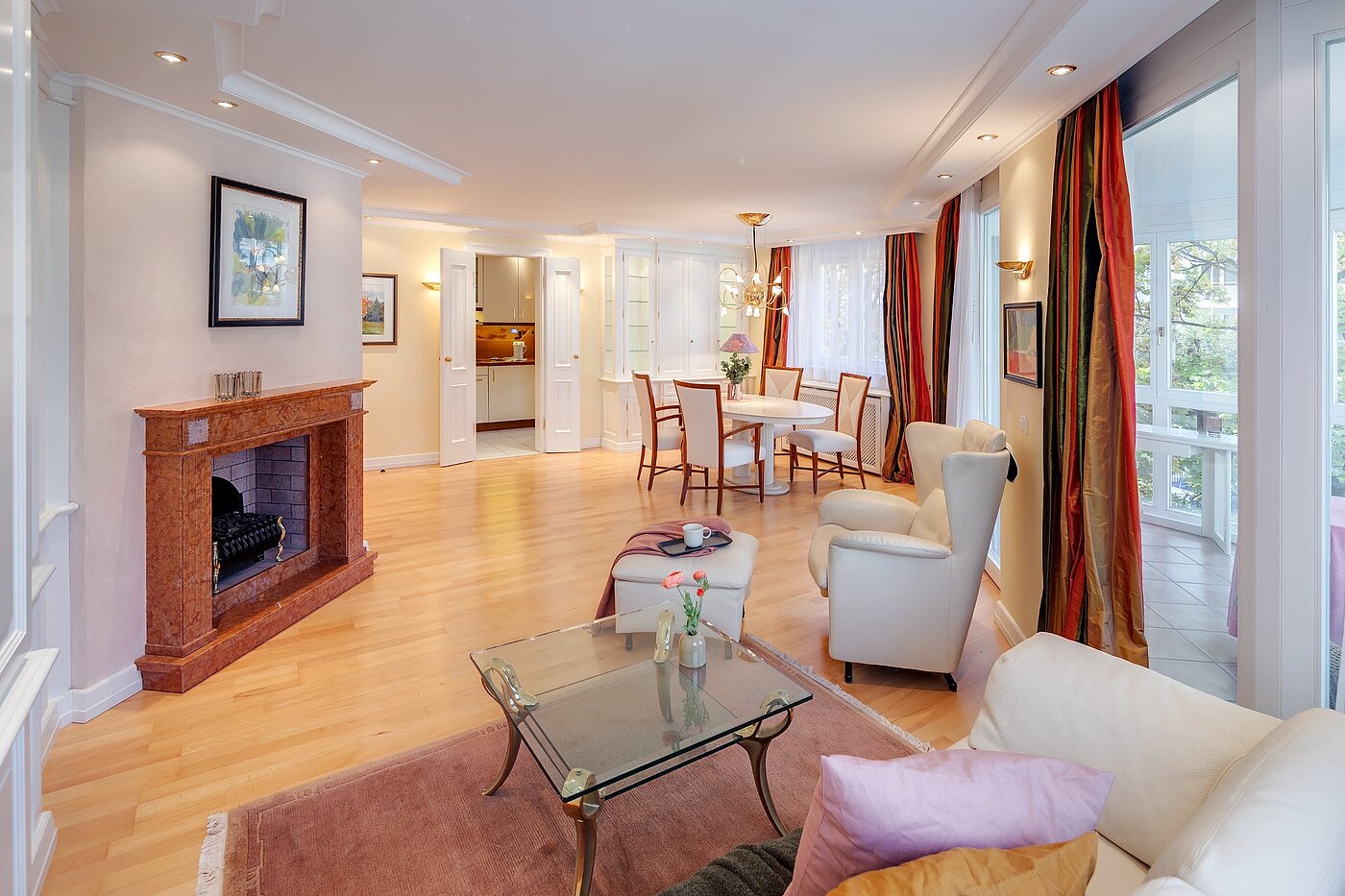 フラット 部屋数 2 部屋 | München-Sendling | 2010ML1 | ..elektrischem Kamin, sowie...