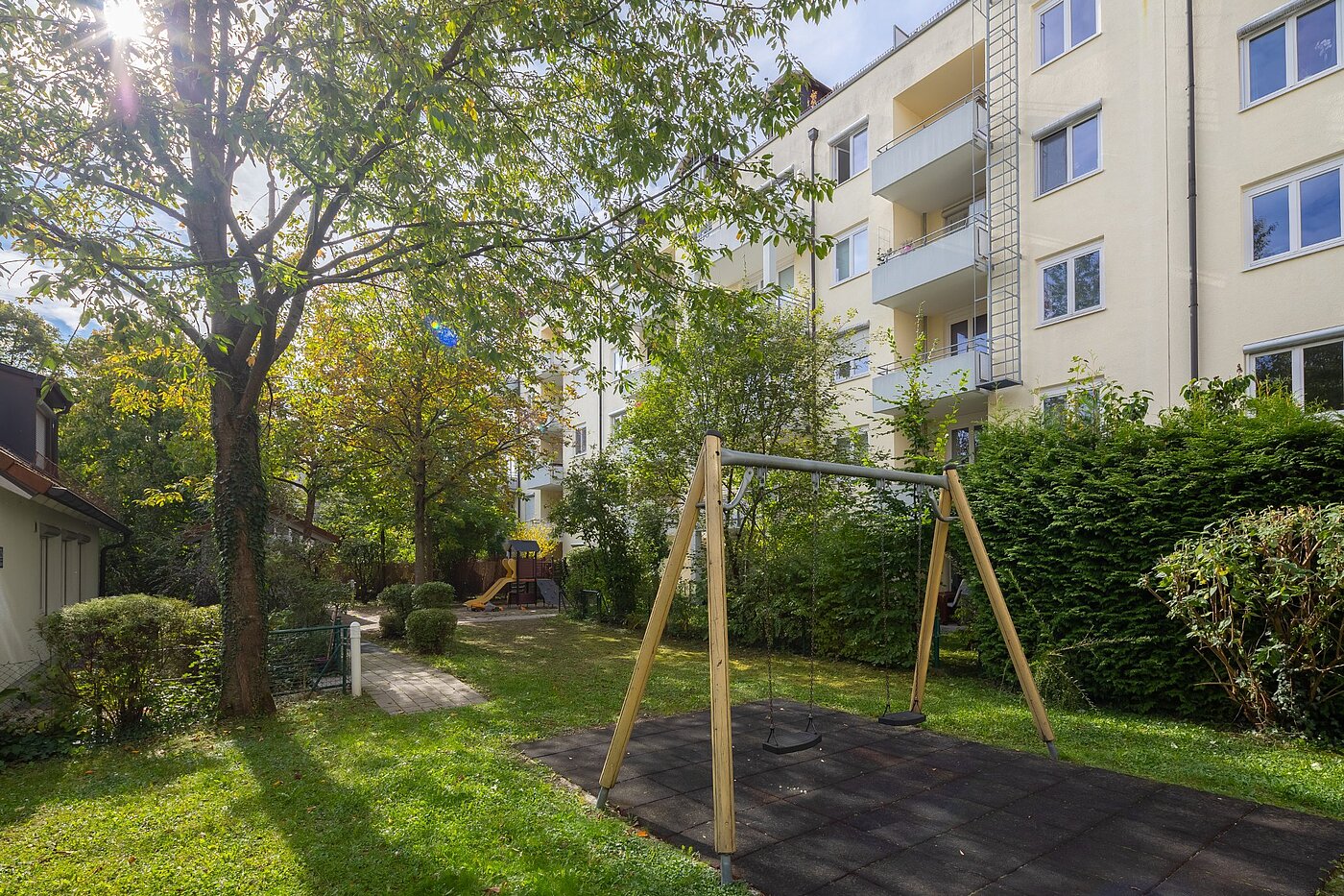 フラット 部屋数 2 部屋 | München-Sendling | 2010ML1 | Spielplatz im grünen Innenhof