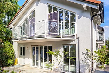 ストラスシュトゥーデリング：日当たりの良い二世帯住宅。静かで落ち着いた住宅街に位置し、空き家です。