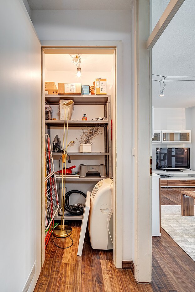 フラット 部屋数 2 部屋 | München-Schwabing | 2205ML71 | Sehr praktisch, ein Abstellraum i.d. Wohnung