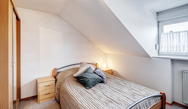 一戸建て 部屋数 6 部屋 | Unterschleißheim | 2209ML7 | Schlafen im Dachgeschoss