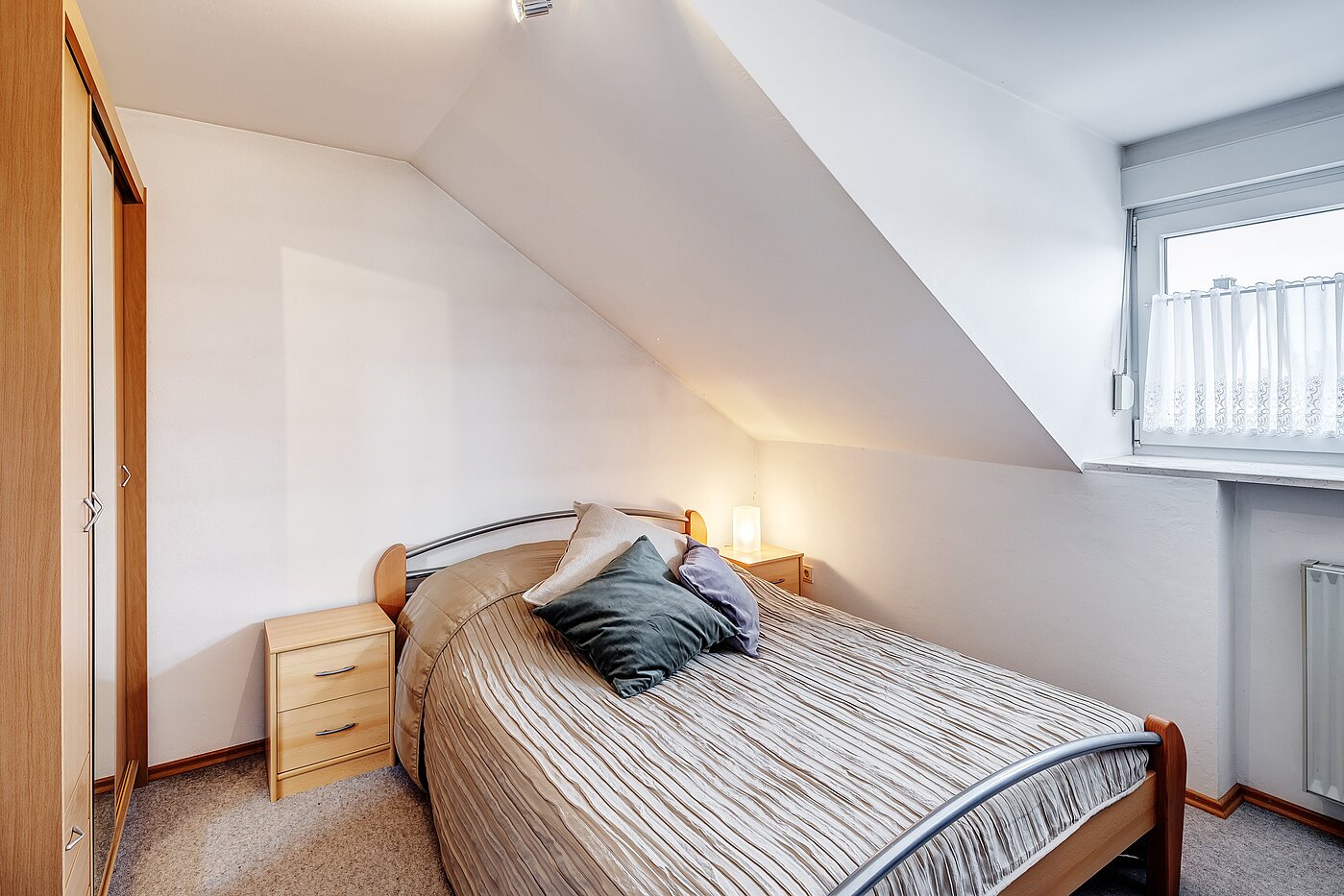 一戸建て 部屋数 6 部屋 | Unterschleißheim | 2209ML7 | Schlafen im Dachgeschoss