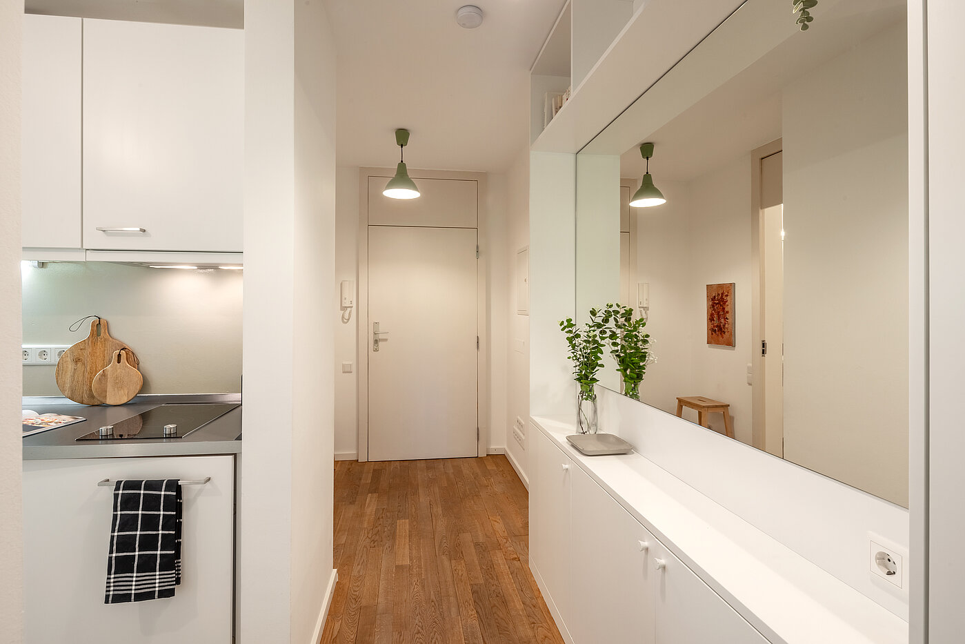 フラット 部屋数 2 部屋 | München-Solln | 70418 | Flur Blickrichtung Eingang