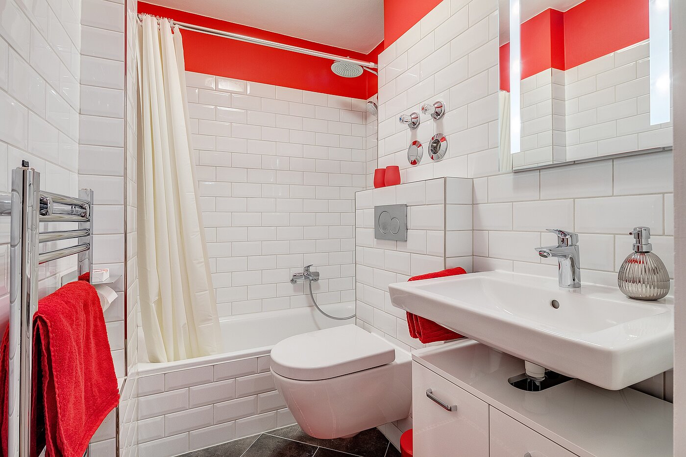 フラット 部屋数 2 部屋 | München-Bogenhausen | 70287 | ...mit Badewanne
