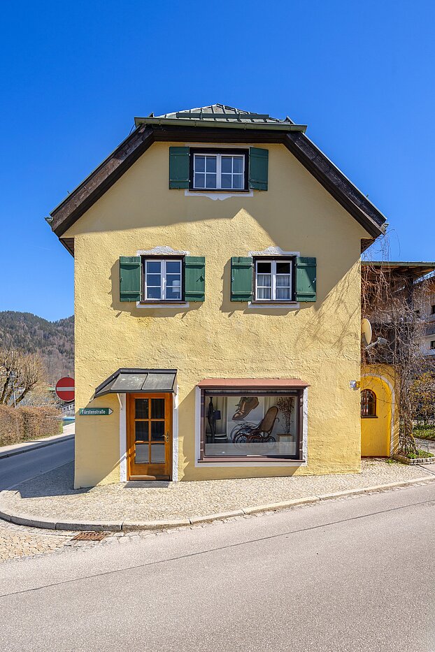 Mehrfamilienhaus 部屋数 11 部屋 | Rottach-Egern | 70215 | Ansicht von Westen.