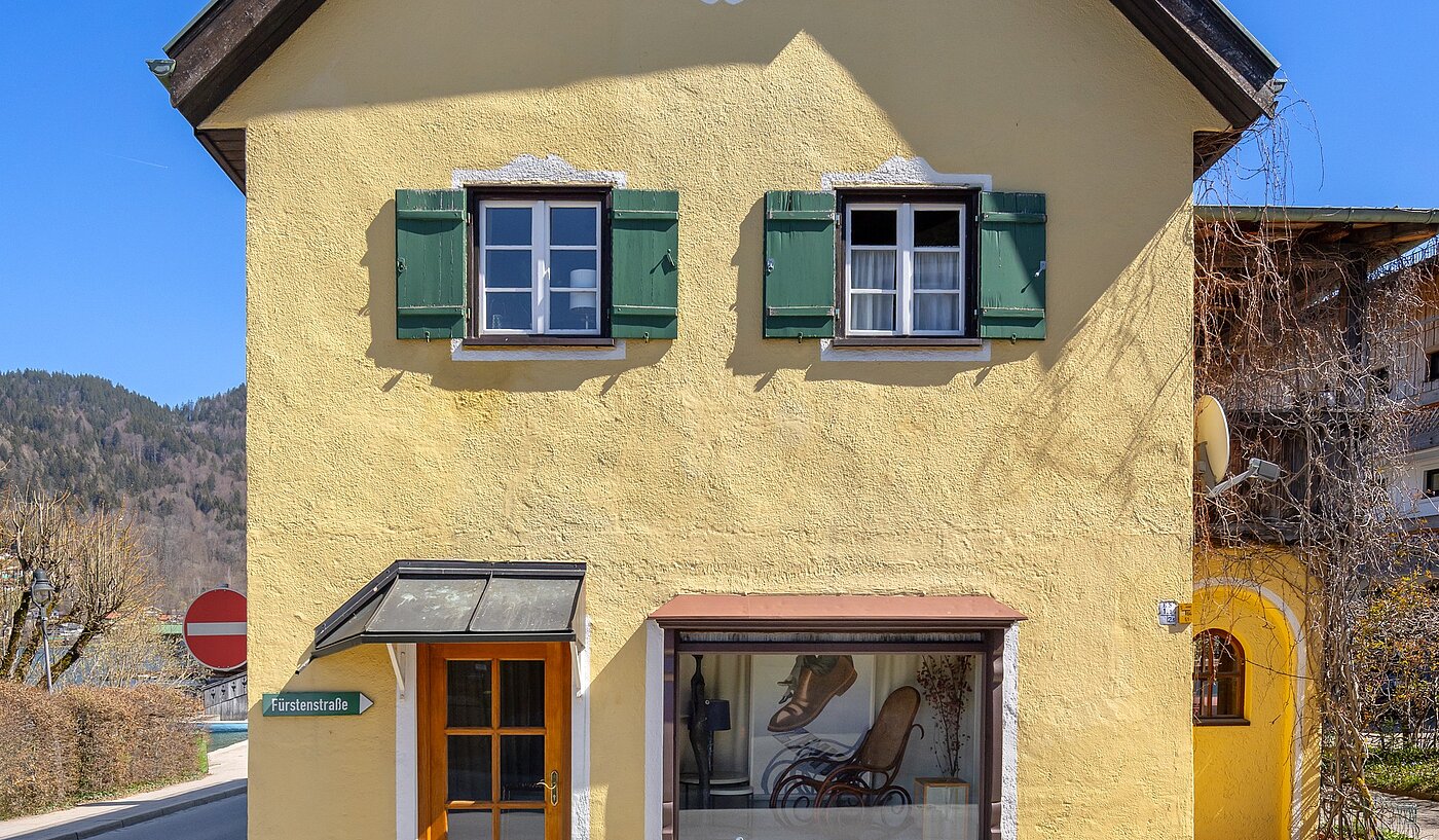 Mehrfamilienhaus 部屋数 11 部屋 | Rottach-Egern | 70215 | Ansicht von Westen.