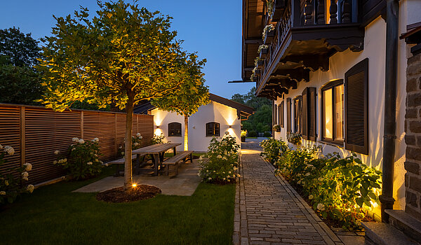 特別物件 部屋数 15 部屋 | Bad Wiessee | 701592 | Chalet II Innenhof