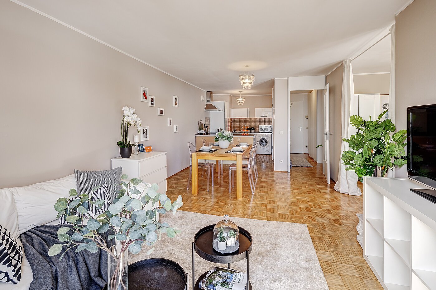 フラット 部屋数 1.5 部屋 | München-Bogenhausen | 2203ML2 | ... und angrenzender offener Küche