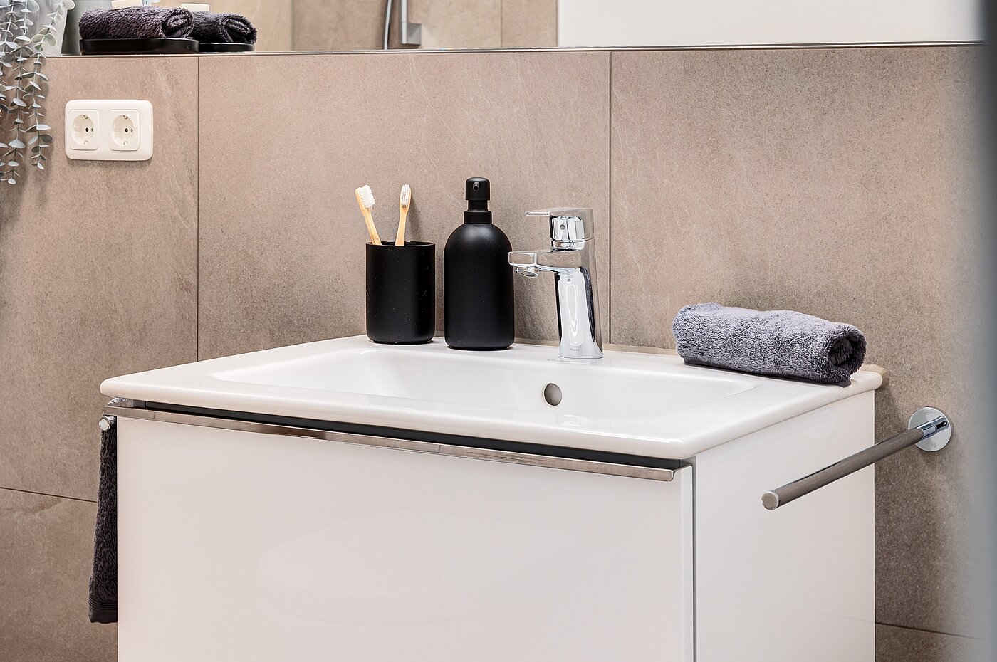 フラット 部屋数 3 部屋 | München-Oberföhring | 70246 | ...hochwertiges Bad...