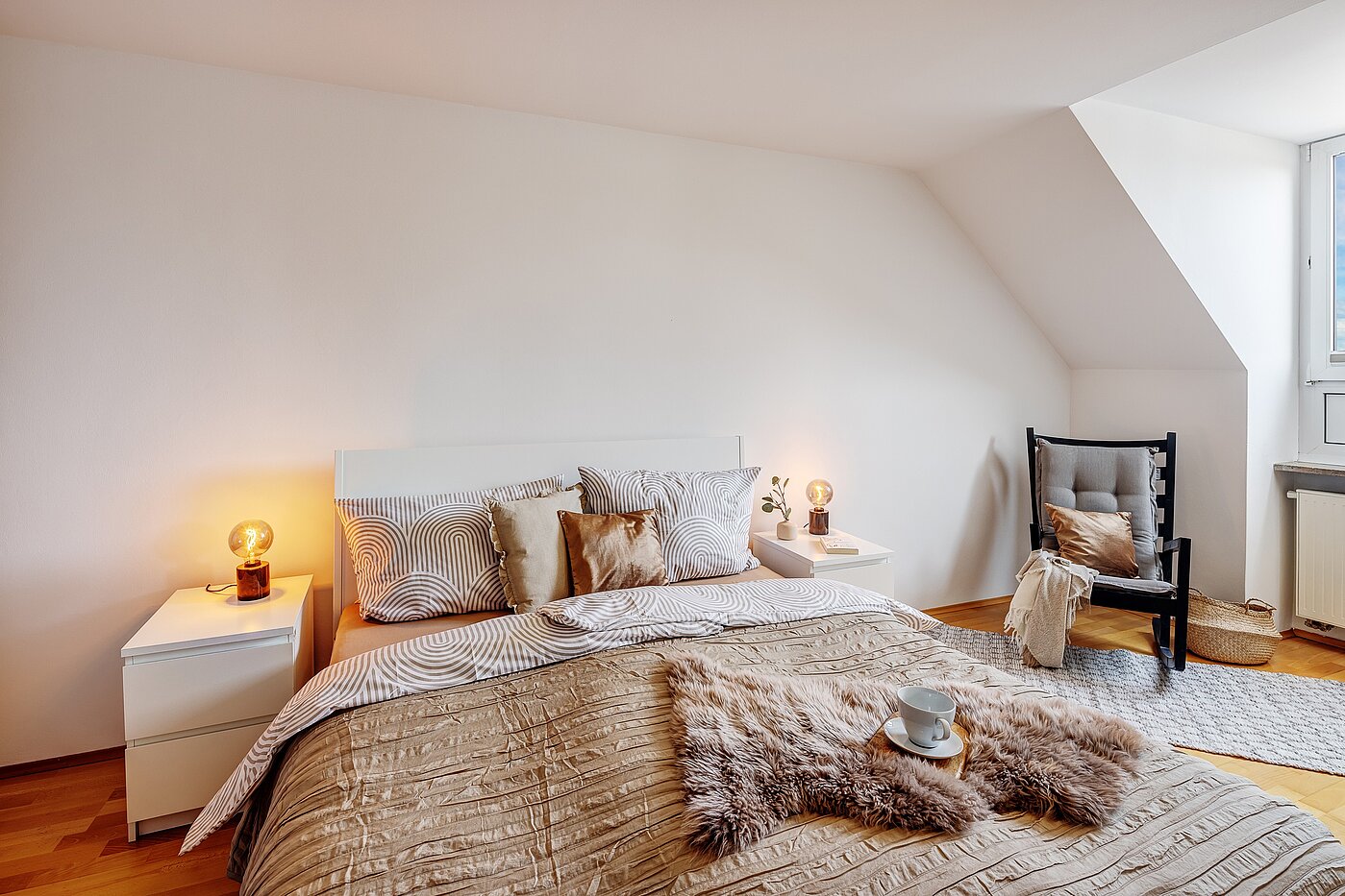 アティック・フラット（屋根裏） 部屋数 2 部屋 | München-Au | 2209ML3 | Schlafzimmer...