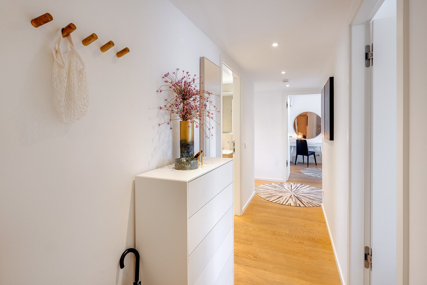 フラット 部屋数 4 部屋 | München-Bogenhausen | 70380 | Flur vom Eingang kommend