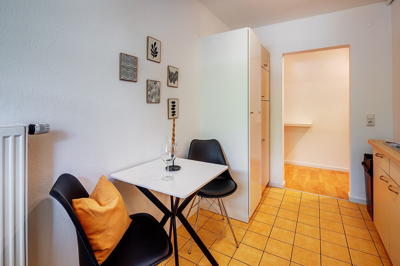 フラット 部屋数 2.5 部屋 | München-Isarvorstadt | 70121 | und kleinem Esstisch