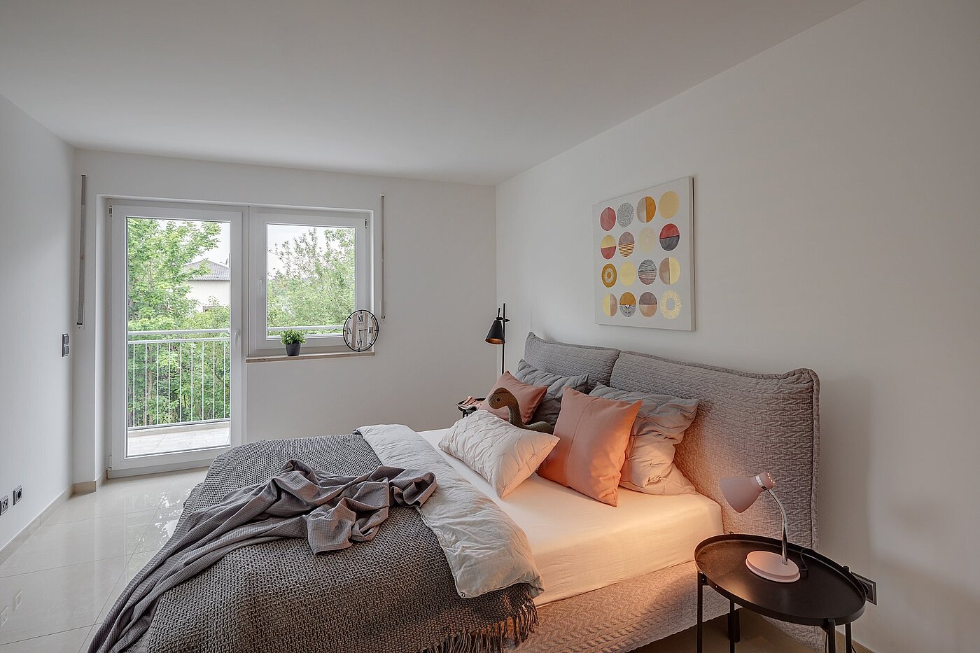 セミ・デタッチド・ハウス（一戸建てを二つに分けた家屋） 部屋数 5 部屋 | München-Aubing | 1905ML4 | Elternschlafzimmer mit...