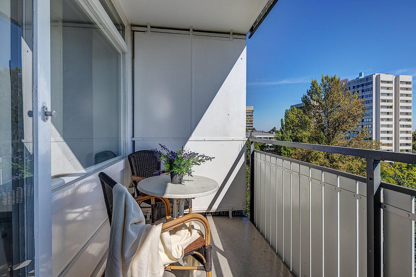 フラット 部屋数 1 部屋 | München-Schwabing | 2109ML1 | Großer Balkon in Richtung...