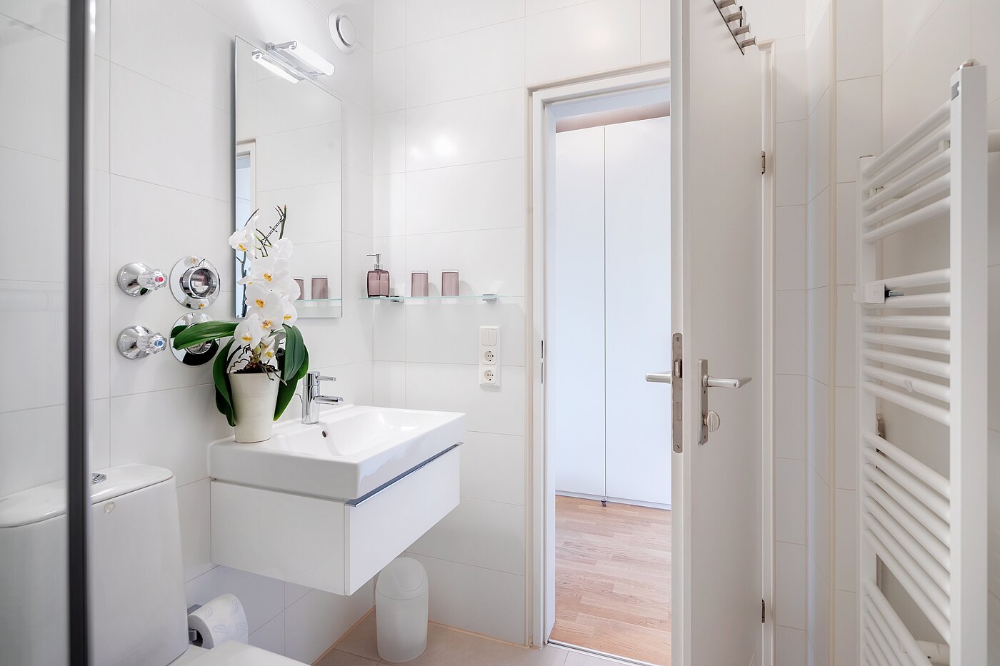 Apartment 部屋数 1 部屋 | München-Solln | 70499 | Geschmackvolles Bad...