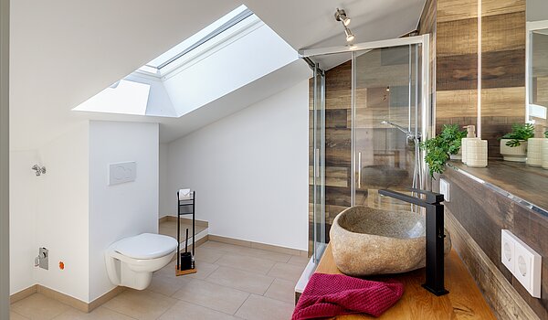 特別物件 部屋数 8 部屋 | 70406 | Gästebad Dachgeschoss