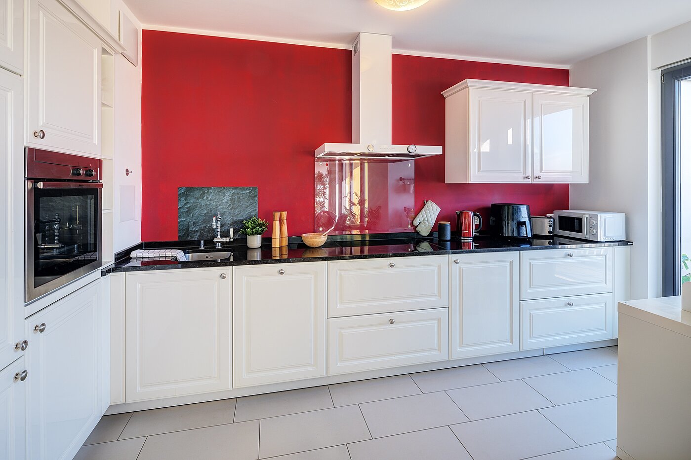 アティック・フラット（屋根裏） 部屋数 3 部屋 | München-Riem | 701701 | ...offener Küche mit...